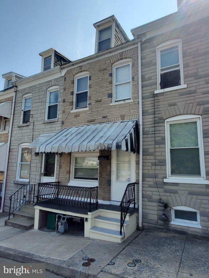 Property Photo: 423 Chapel Tc PA 19602