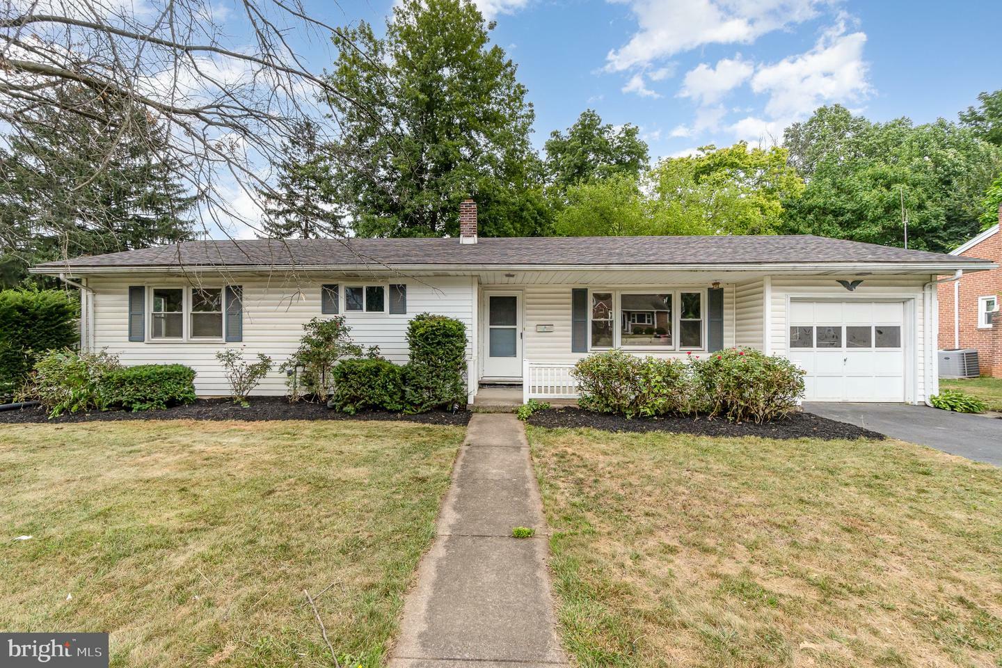 Property Photo:  514 W Keller Street  PA 17055 