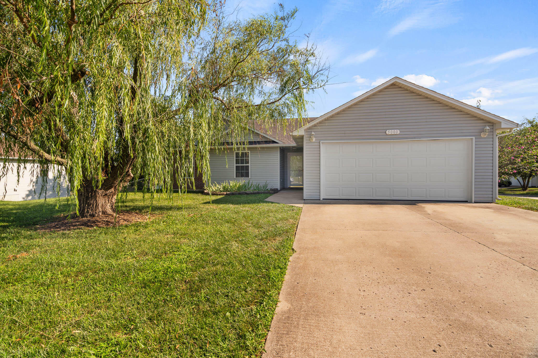 Property Photo:  5000 Chariton Dr  MO 65202 