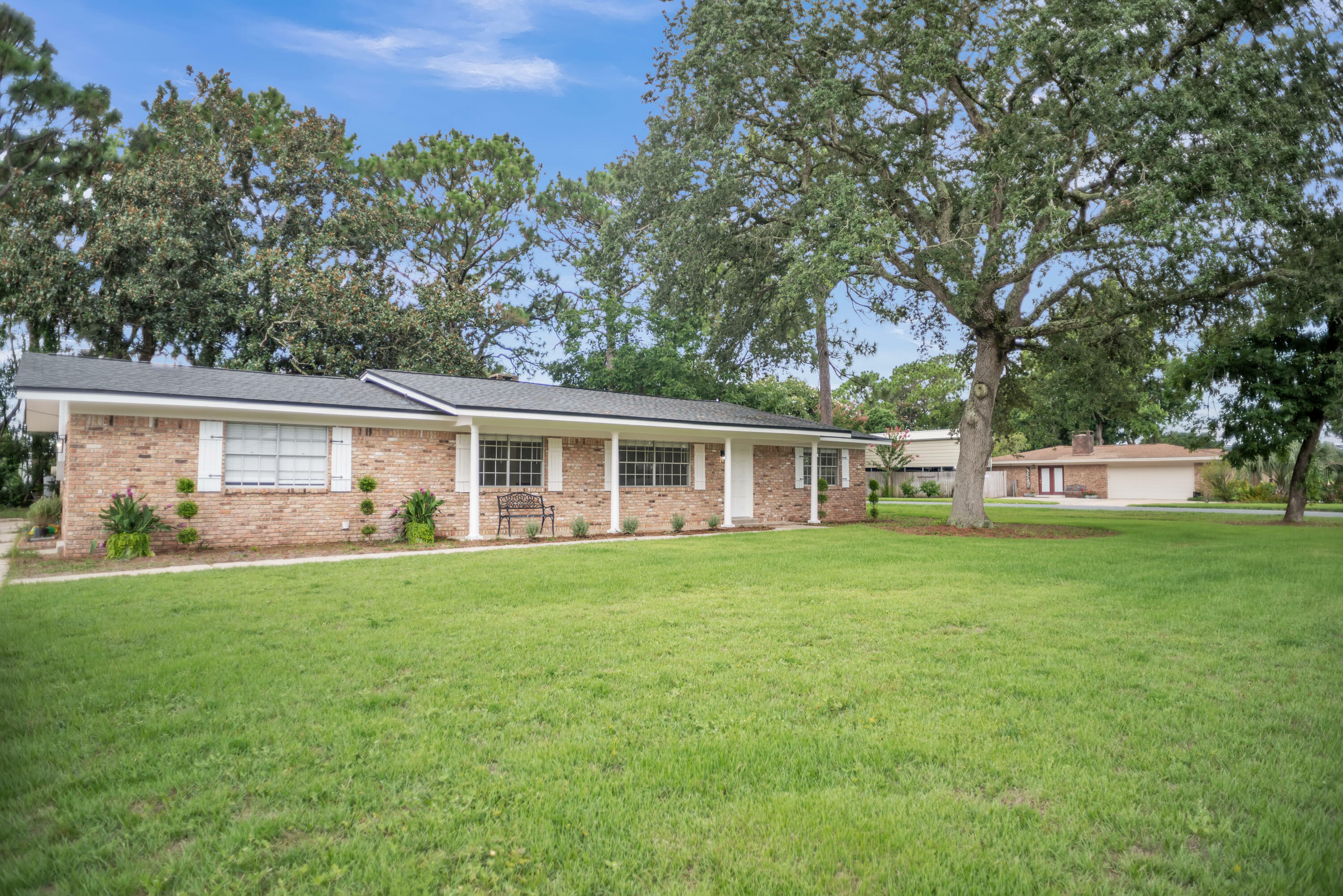 Property Photo:  19 Magnolia Avenue  FL 32579 