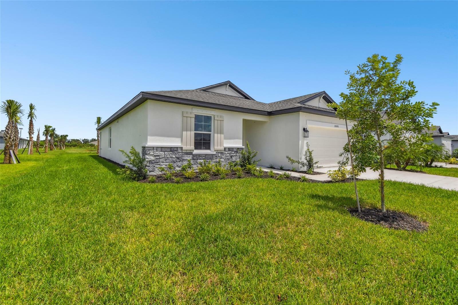 Property Photo:  10040 Last Light Glen  FL 34219 