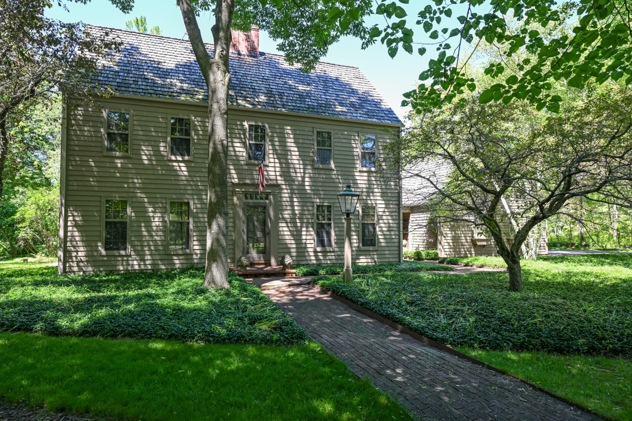 Property Photo: 9825 N Deer Run Ln WI 53092