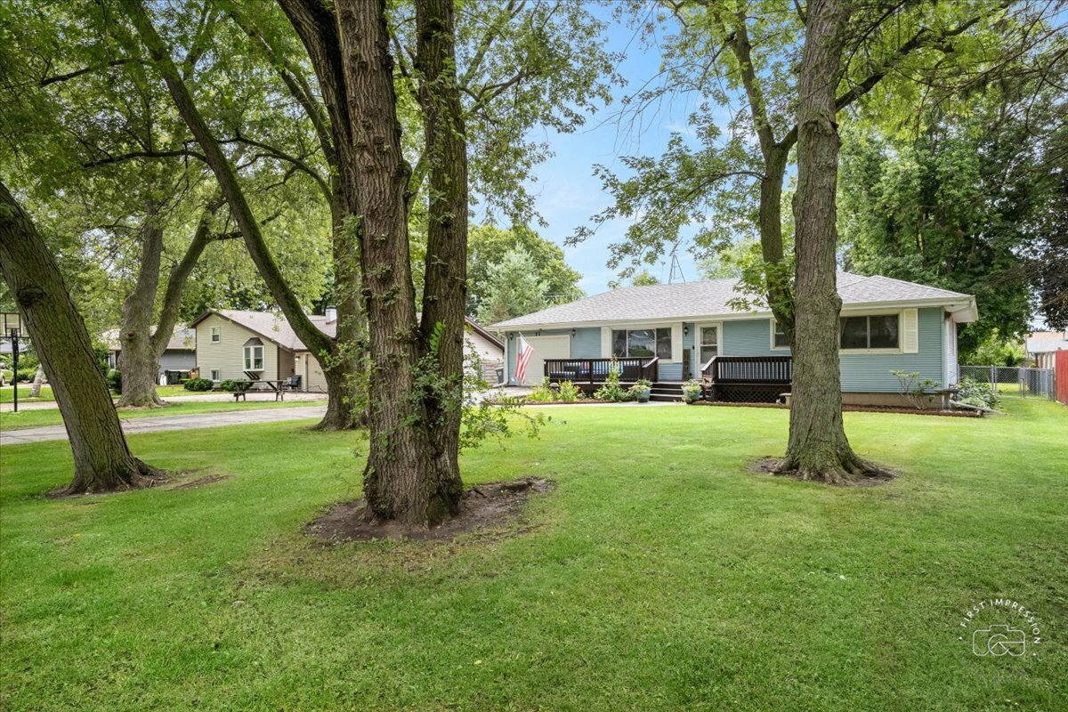 Property Photo:  77 Oaklawn Avenue  IL 60543 