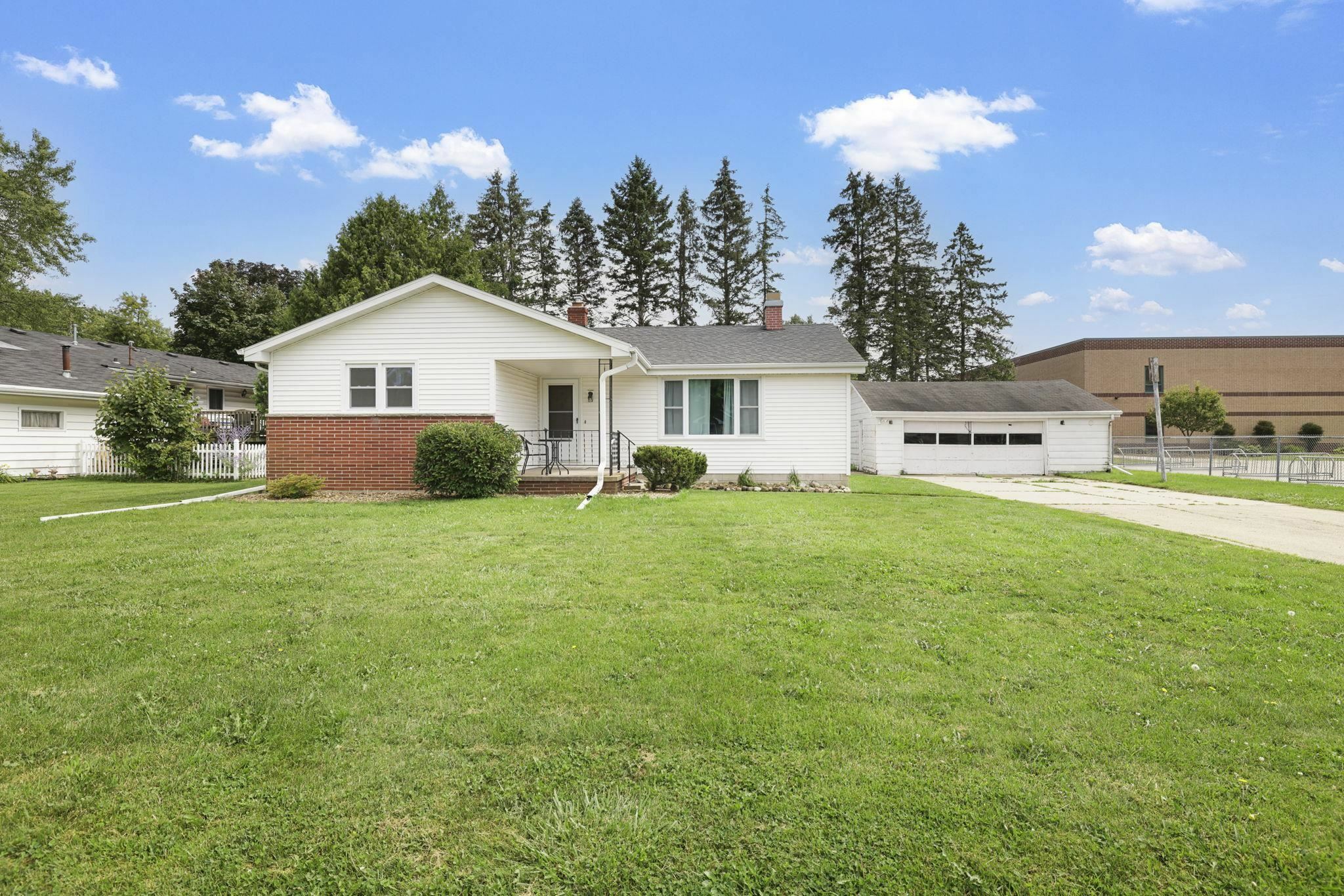 Property Photo:  615 E Capitol Drive  WI 54911 