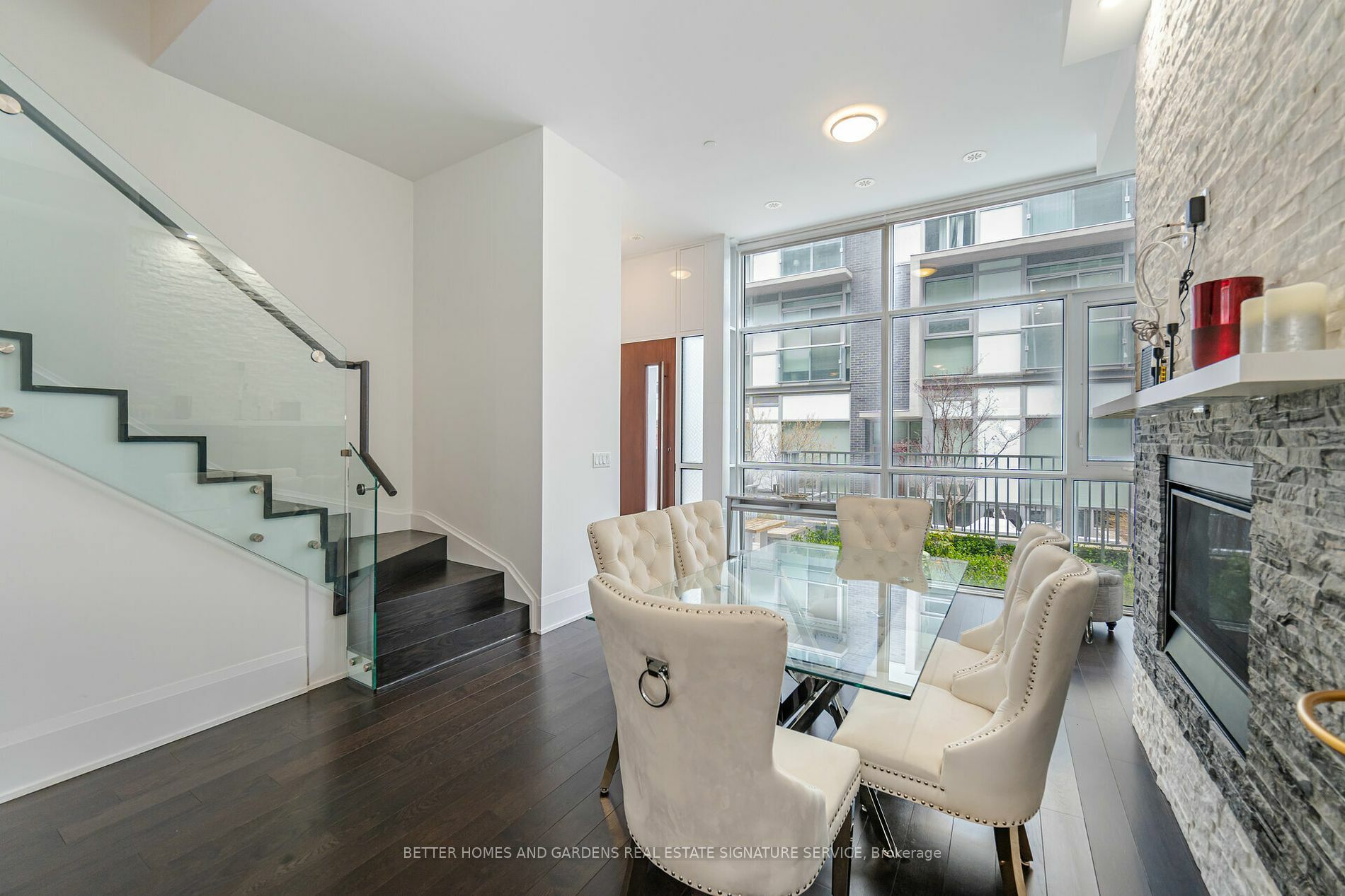 Property Photo:  101 Erskine Ave Th05  ON M4P 0C5 