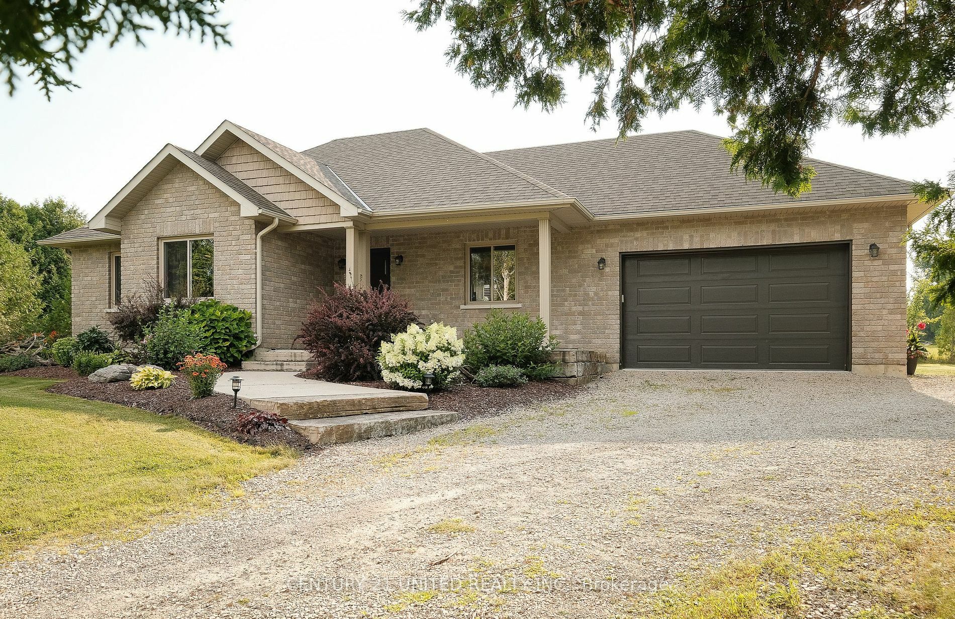 Property Photo:  1188 Connaught Dr  ON K0L 1T0 