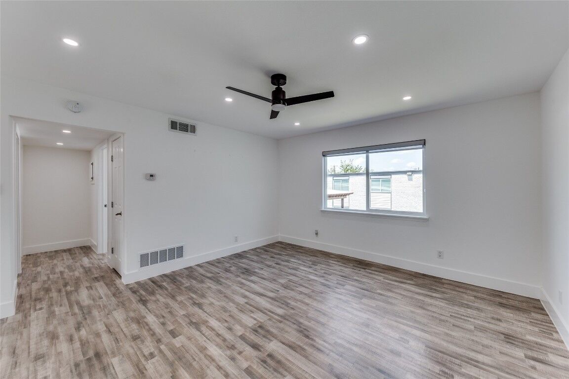 Property Photo:  1200 E 52nd Street 208  TX 78723 
