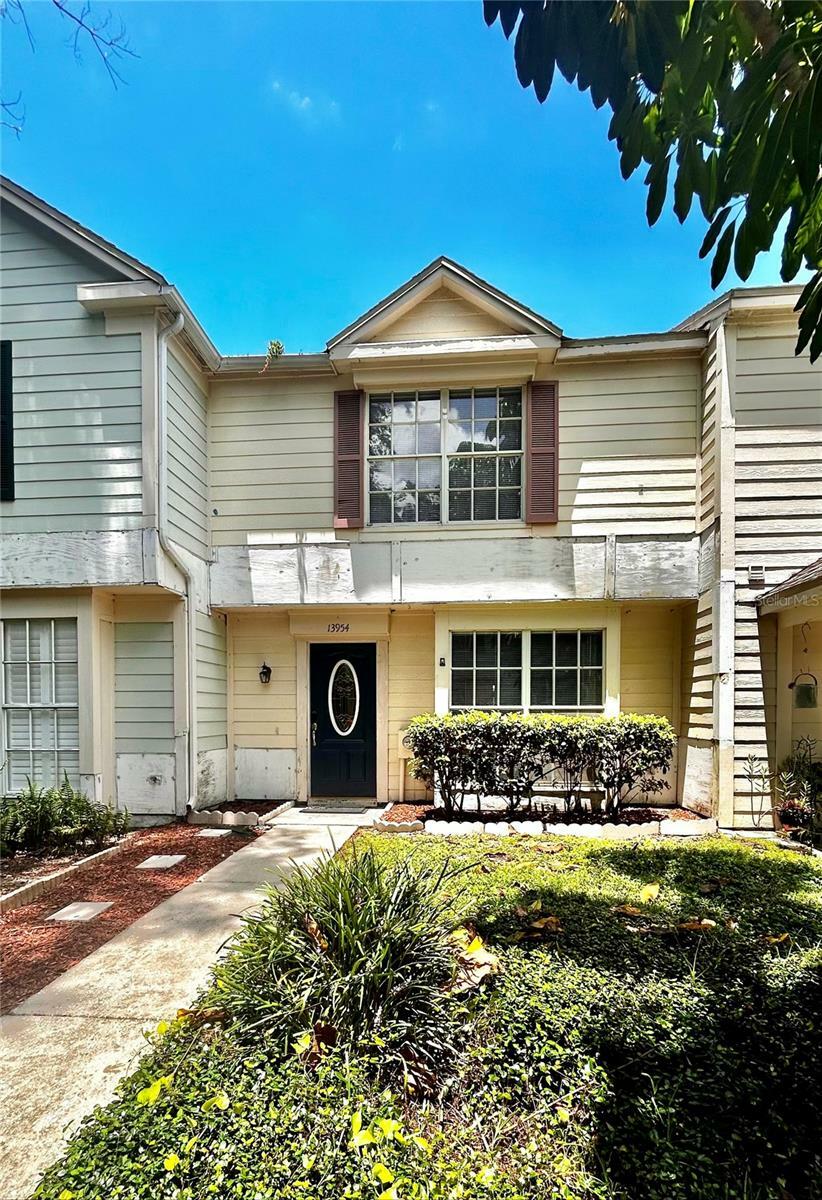 Property Photo:  13954 Fletchers Mill Drive  FL 33613 