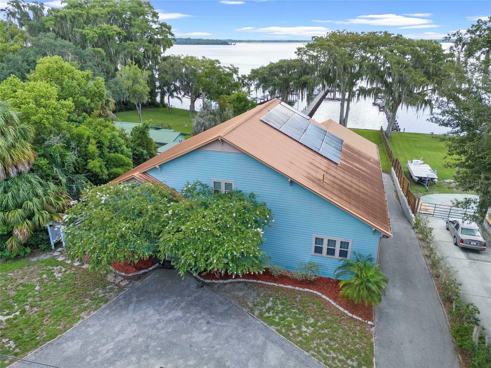 Property Photo:  22 N Lake St Street  FL 32112 