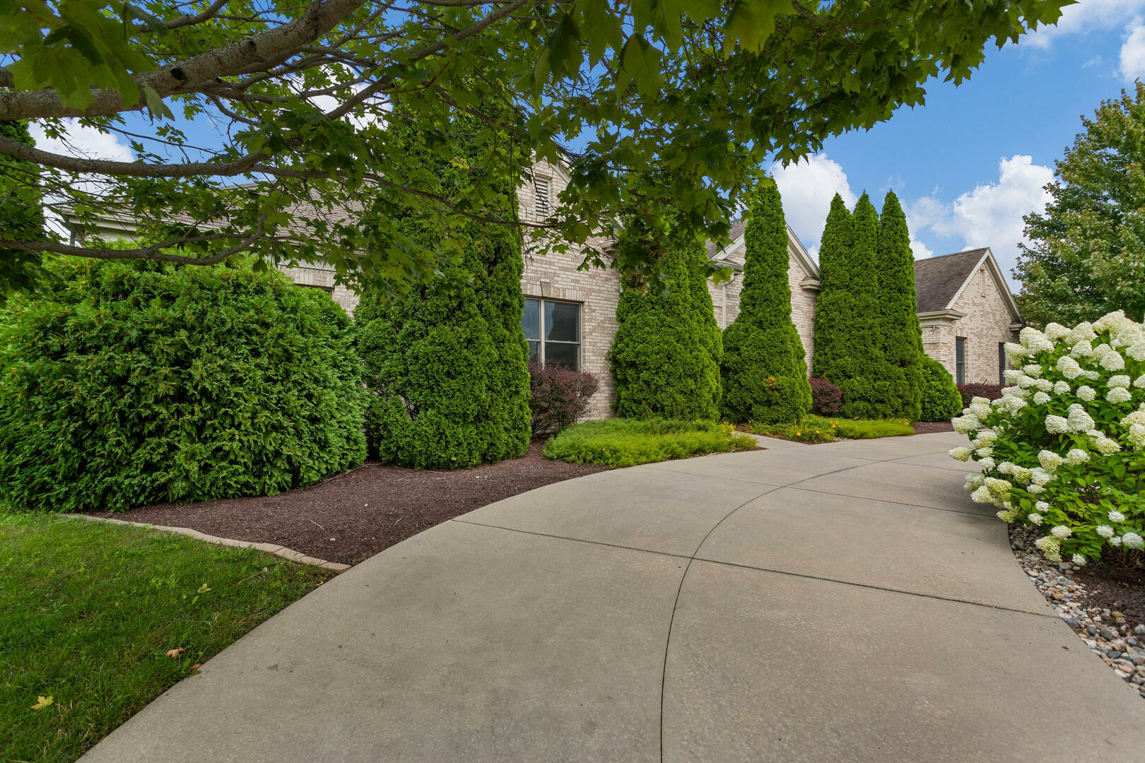 Property Photo:  4210 Brittany Trail Drive  IL 61822 