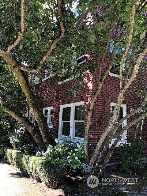 Property Photo: 411 Boylston Avenue E 203 WA 98102