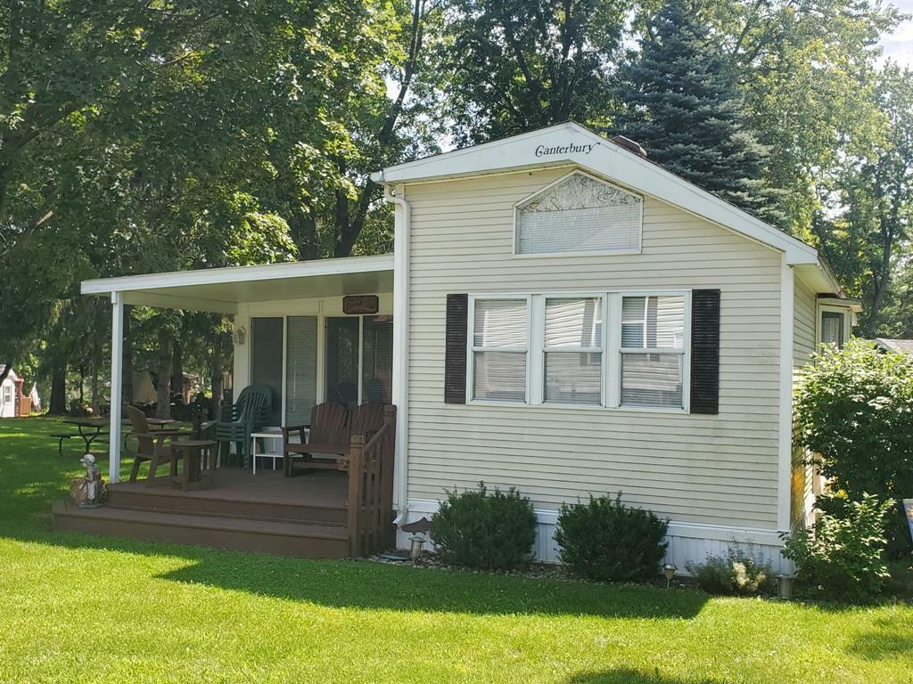 372 Lakeview Circle  Edgerton WI 53534 photo