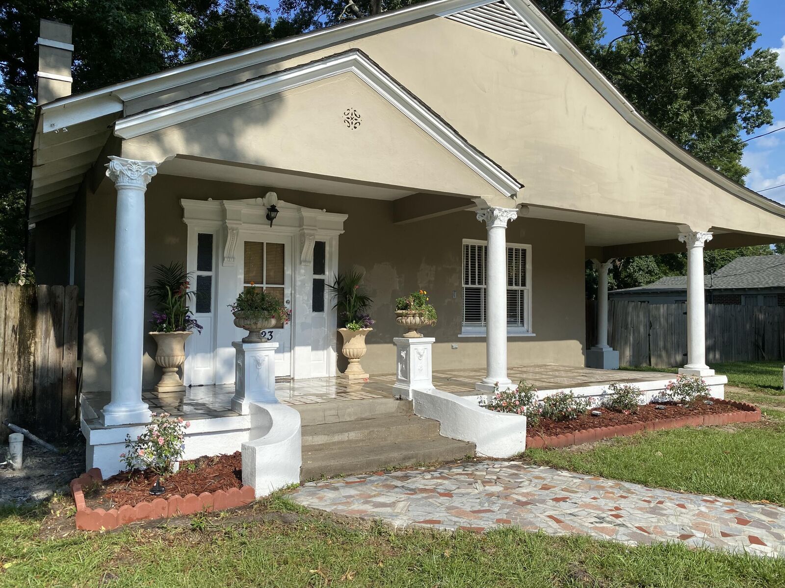 Property Photo:  323 Park Ave.  MS 39401 