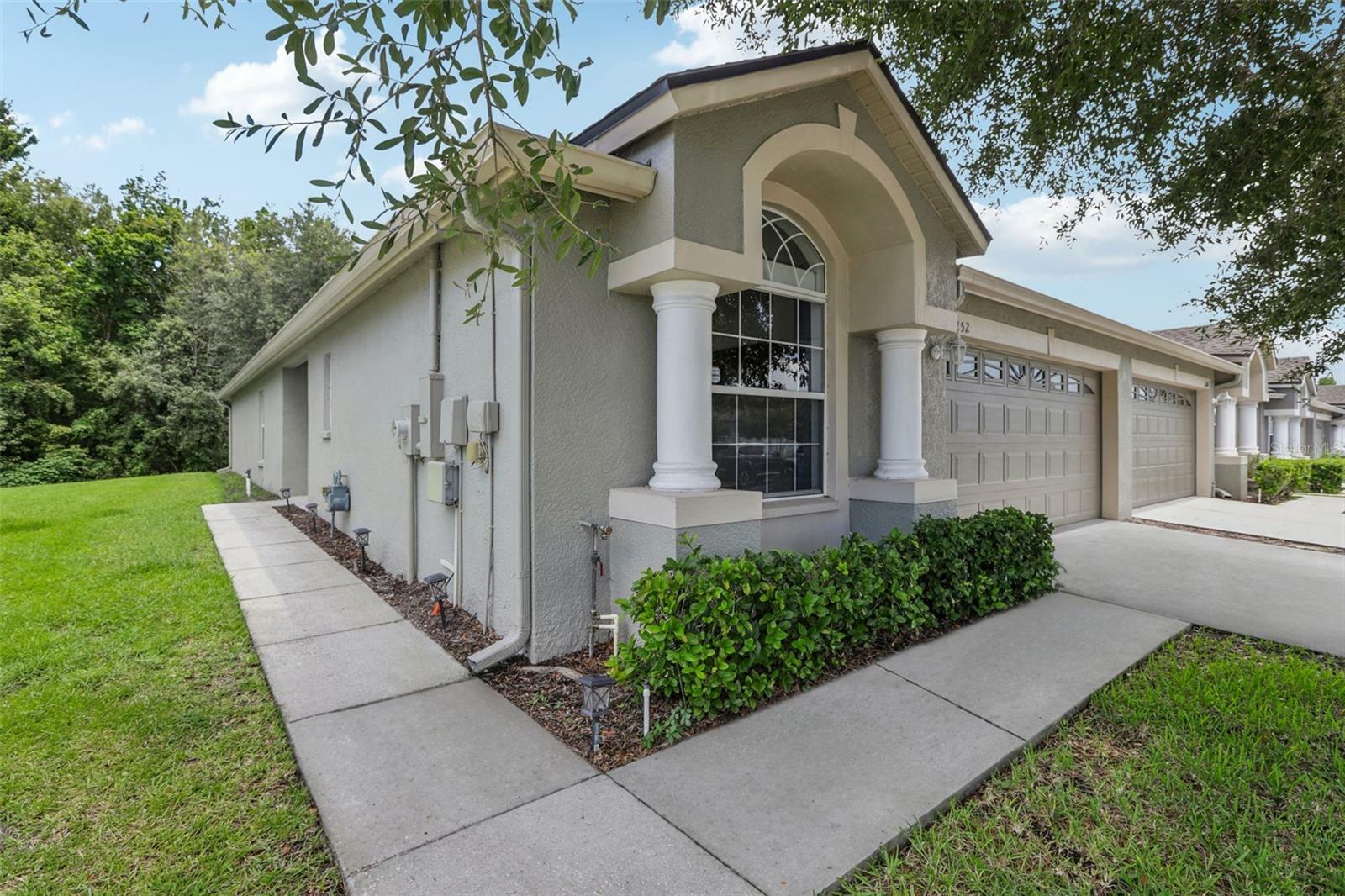 Property Photo:  1252 Bensbrooke Drive  FL 33543 