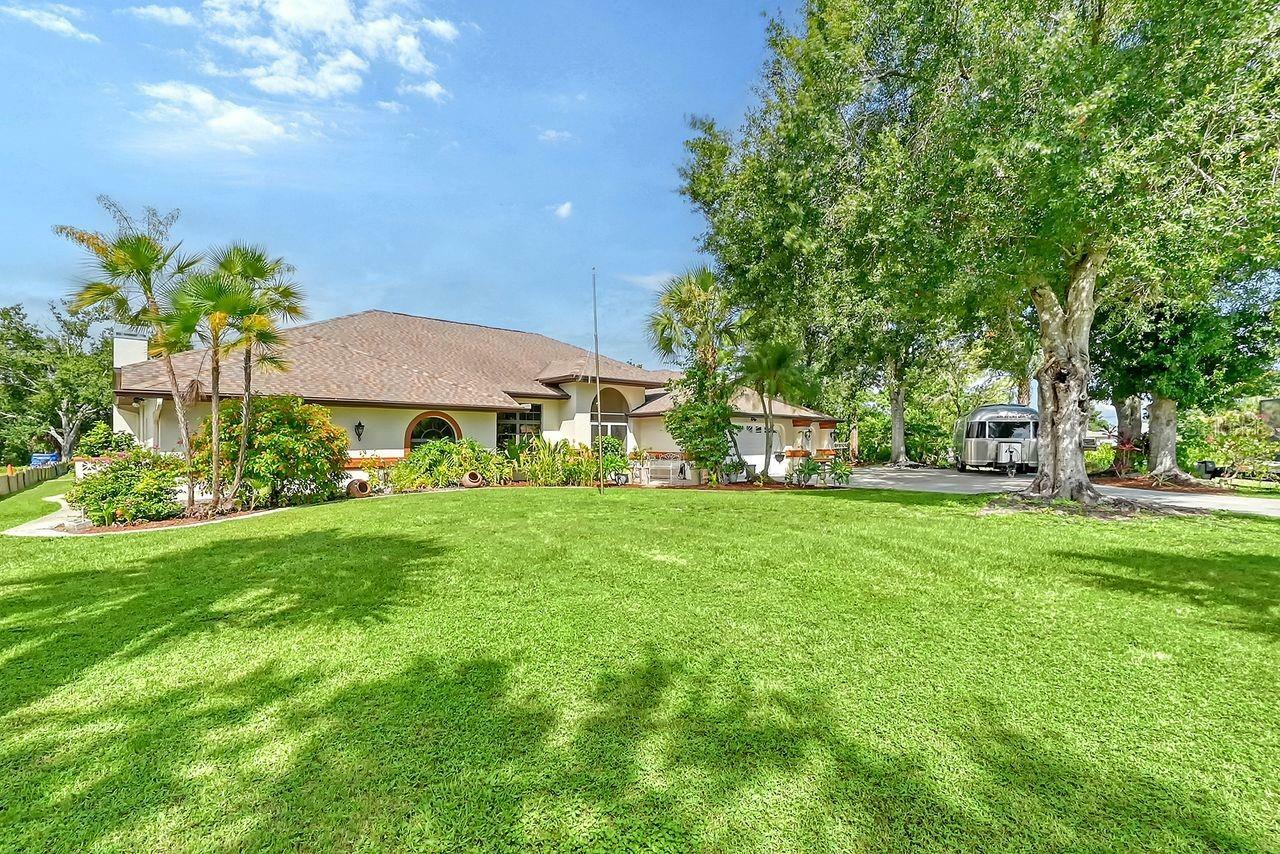 Property Photo:  499 Viceroy Terrace  FL 33954 