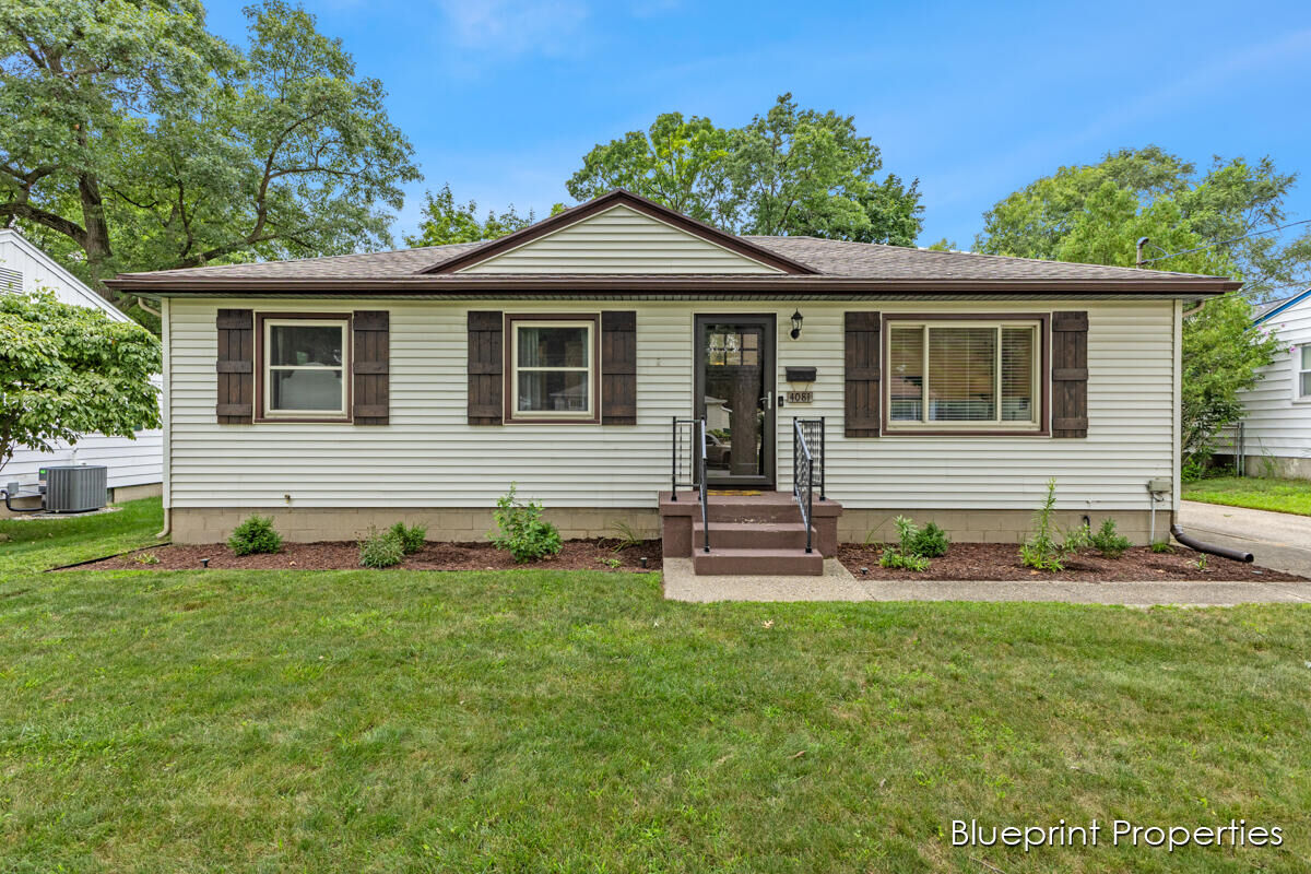 Property Photo:  4081 Oriole Avenue SW  MI 49509 