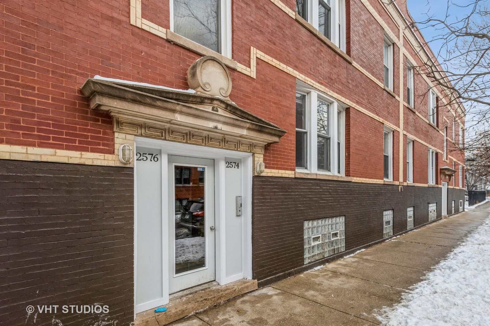 Property Photo:  2574 W Lyndale Street 1  IL 60647 