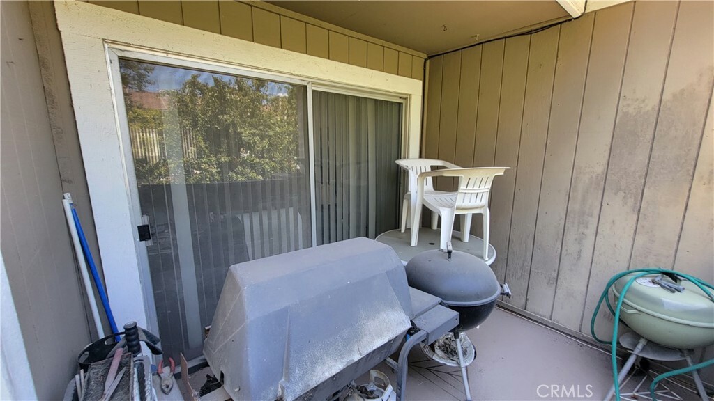 Property Photo:  1937 Glenoaks Blvd 152  CA 91340 