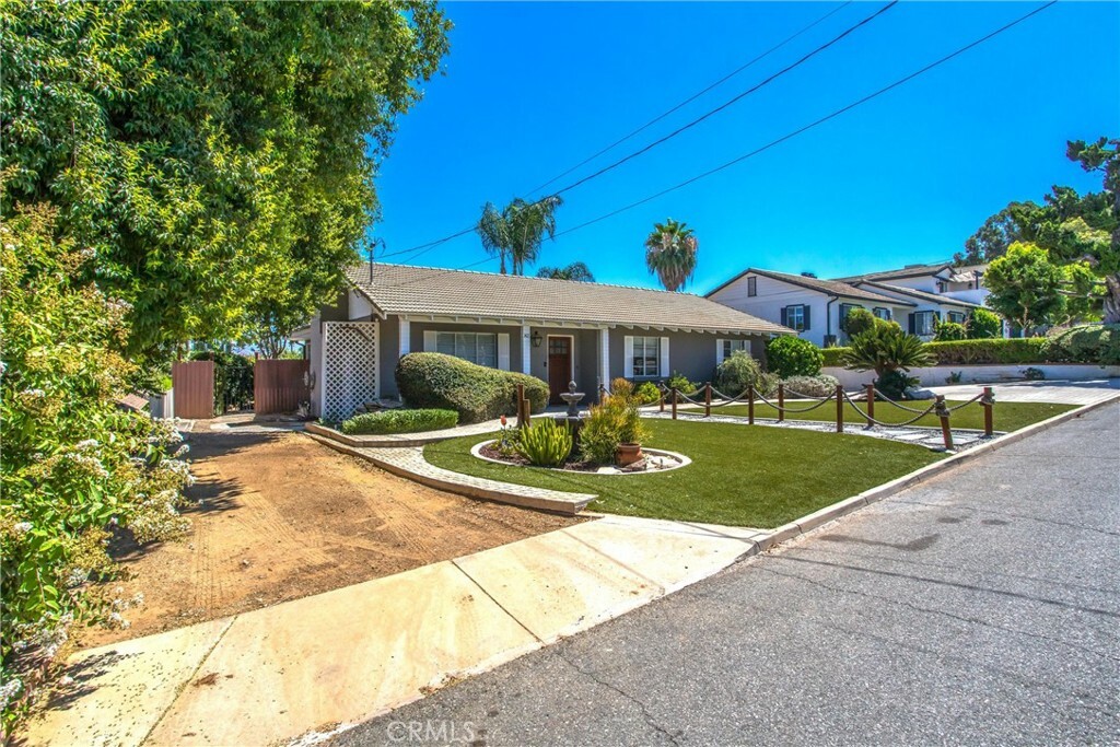 Property Photo: 1421 Pacific Street CA 92373