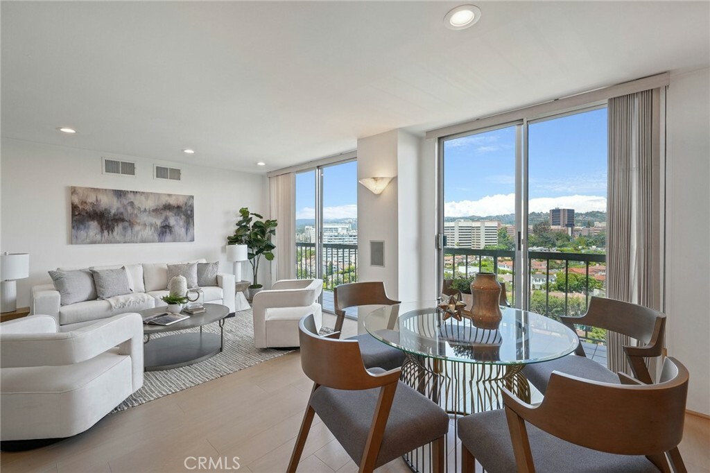 Property Photo:  10751 Wilshire Boulevard Penthouse 8  CA 90024 