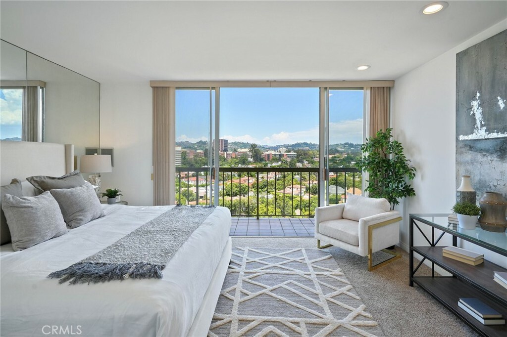 10751 Wilshire Boulevard Penthouse 8  Los Angeles CA 90024 photo