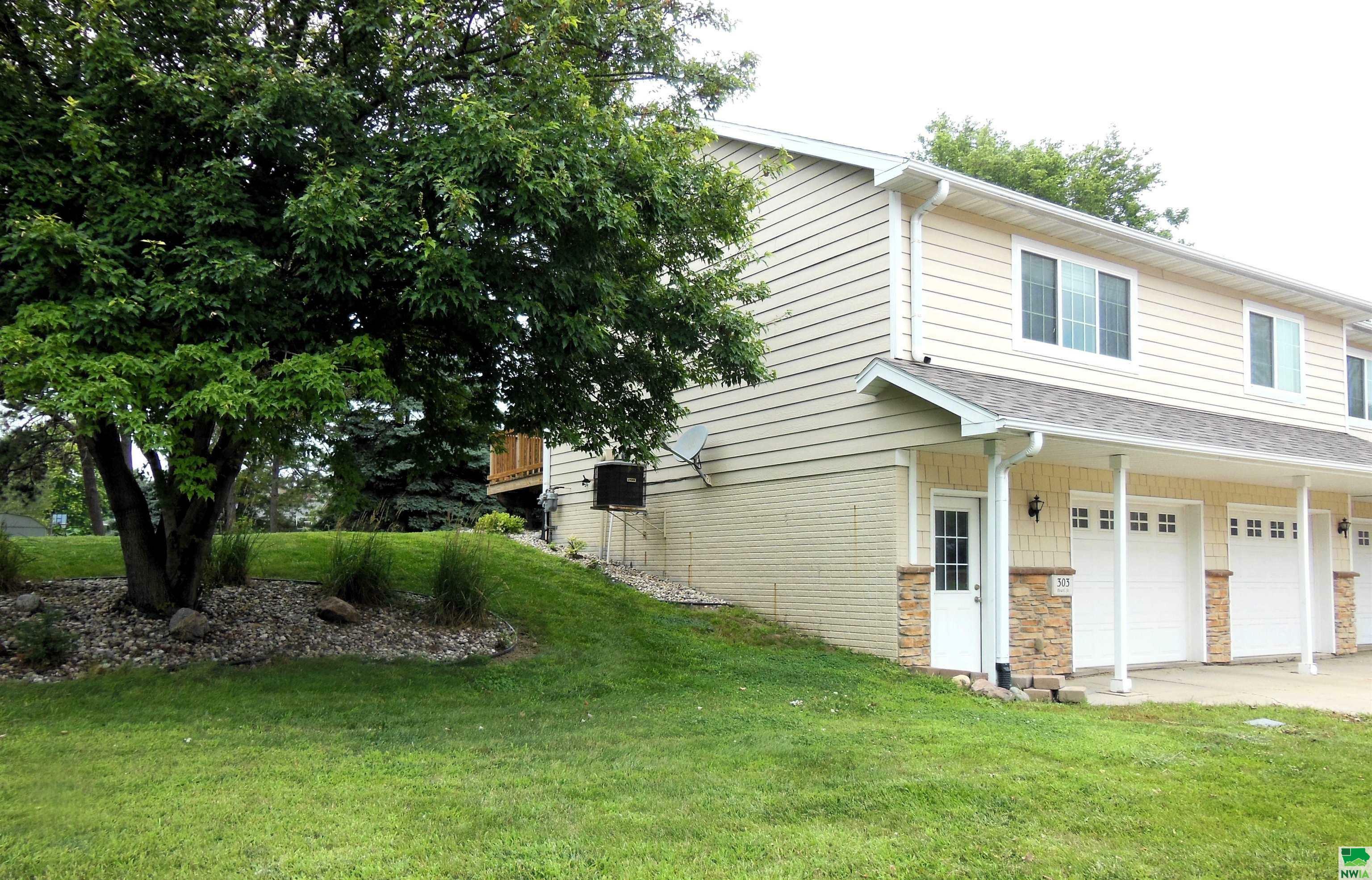 Property Photo:  303 S. Pearl St.  SD 57025 