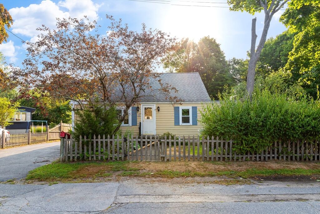 Property Photo:  4 Arrowhead Trail  MA 01938 