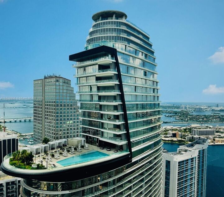300 Biscayne Blvd Way 1902  Miami FL 33131 photo