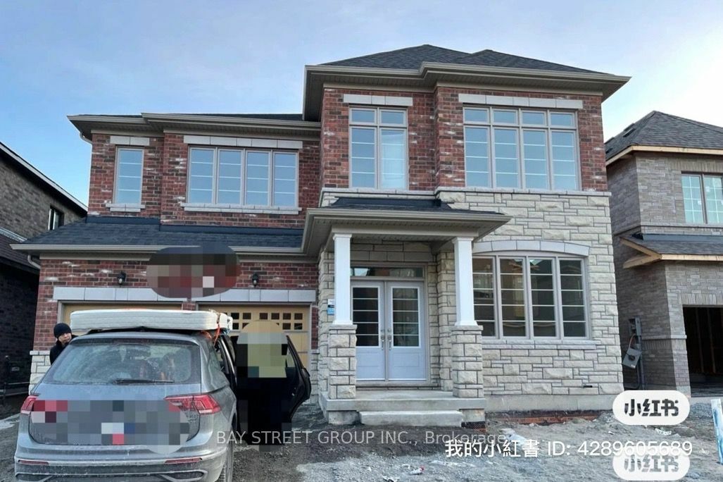 Property Photo:  49 Bud Leggett Cres Cres Room  ON L4P 0B5 