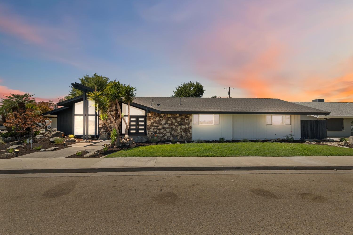 Property Photo:  2955 Dockery Avenue  CA 93662 