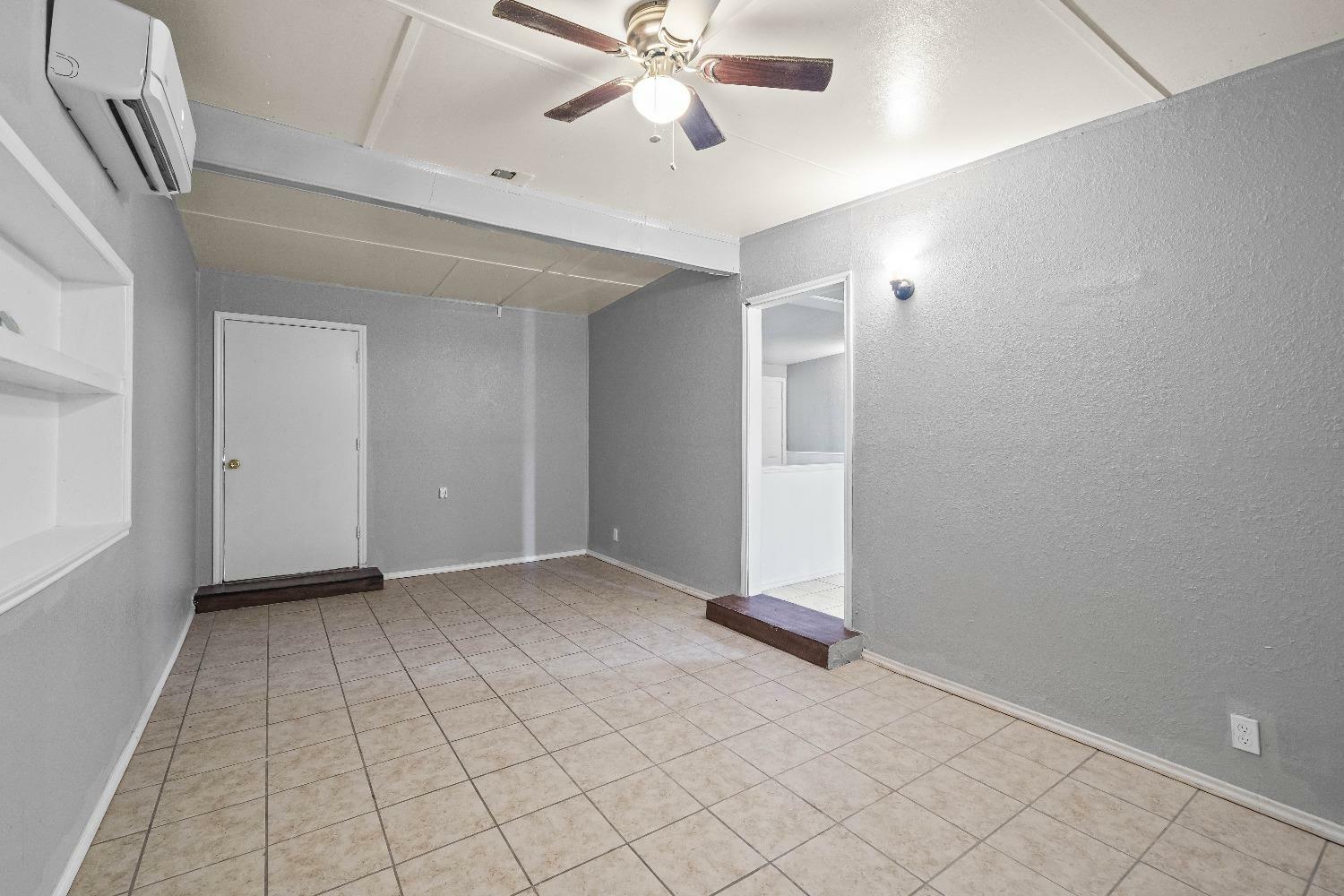 Property Photo:  1905 E 1st Place  TX 79403 