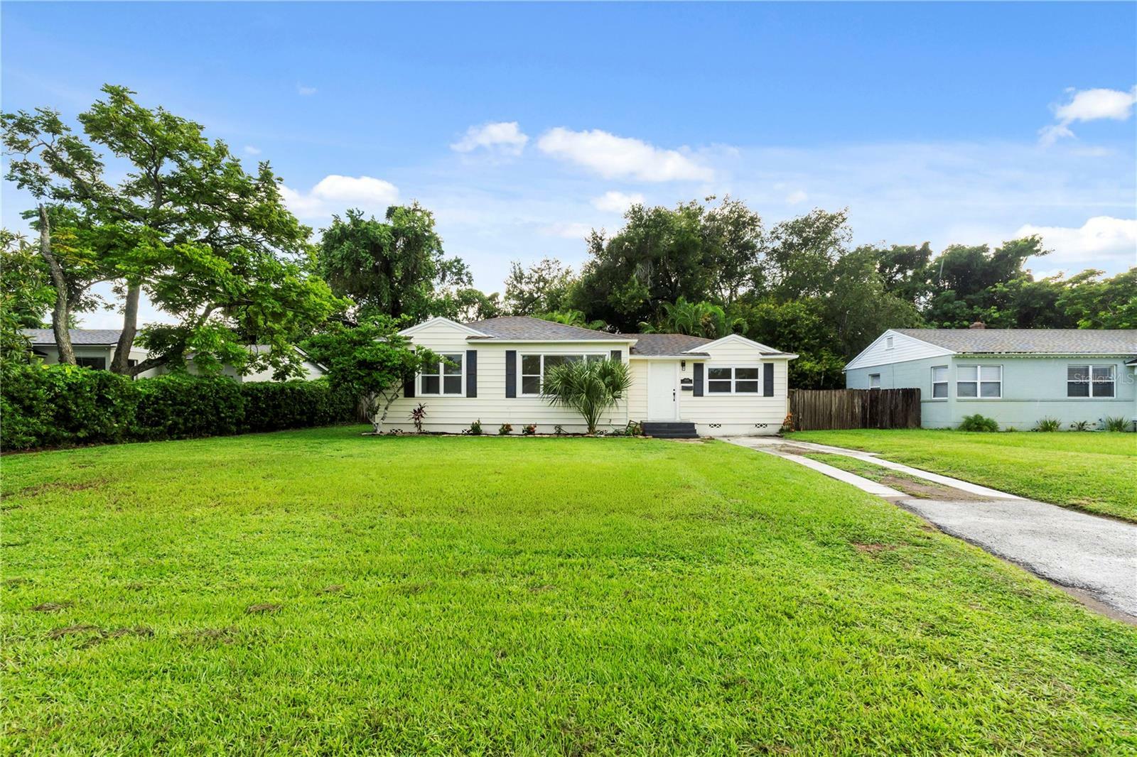 Property Photo:  1608 Knollwood Circle  FL 32804 