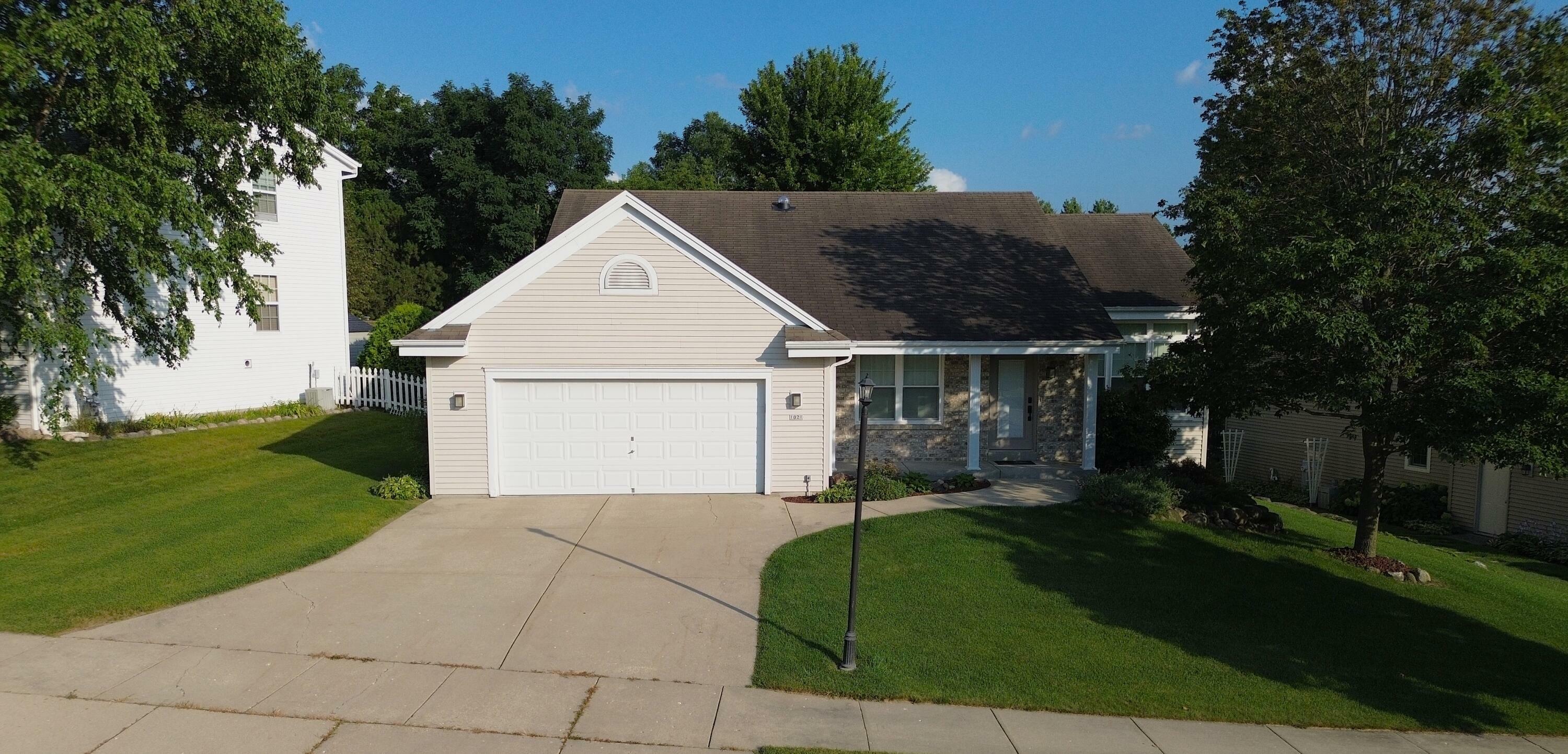 1021 Fieldridge Ct  Waukesha WI 53188 photo