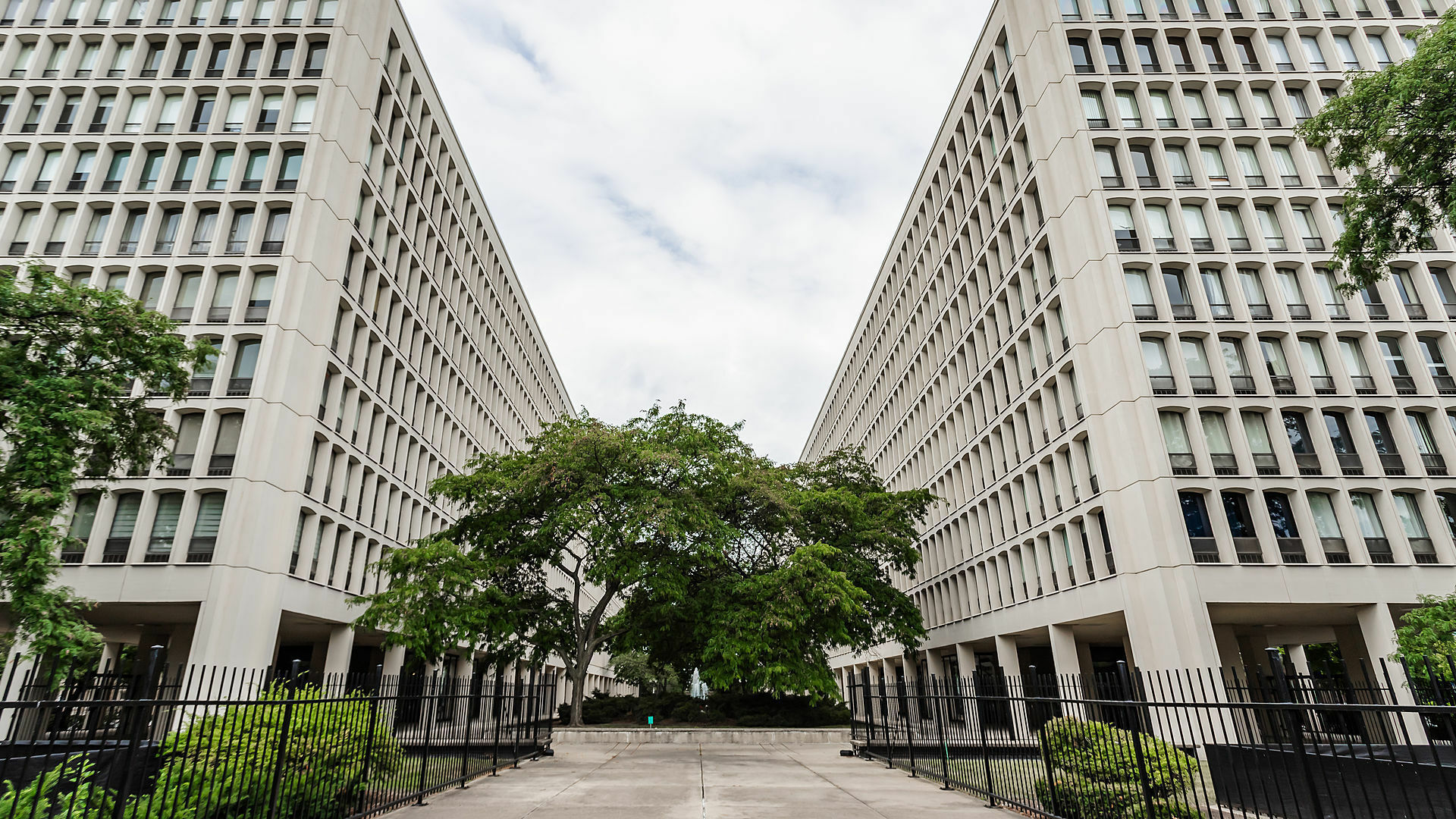 Property Photo:  1401 E 55th Street 902N  IL 60615 