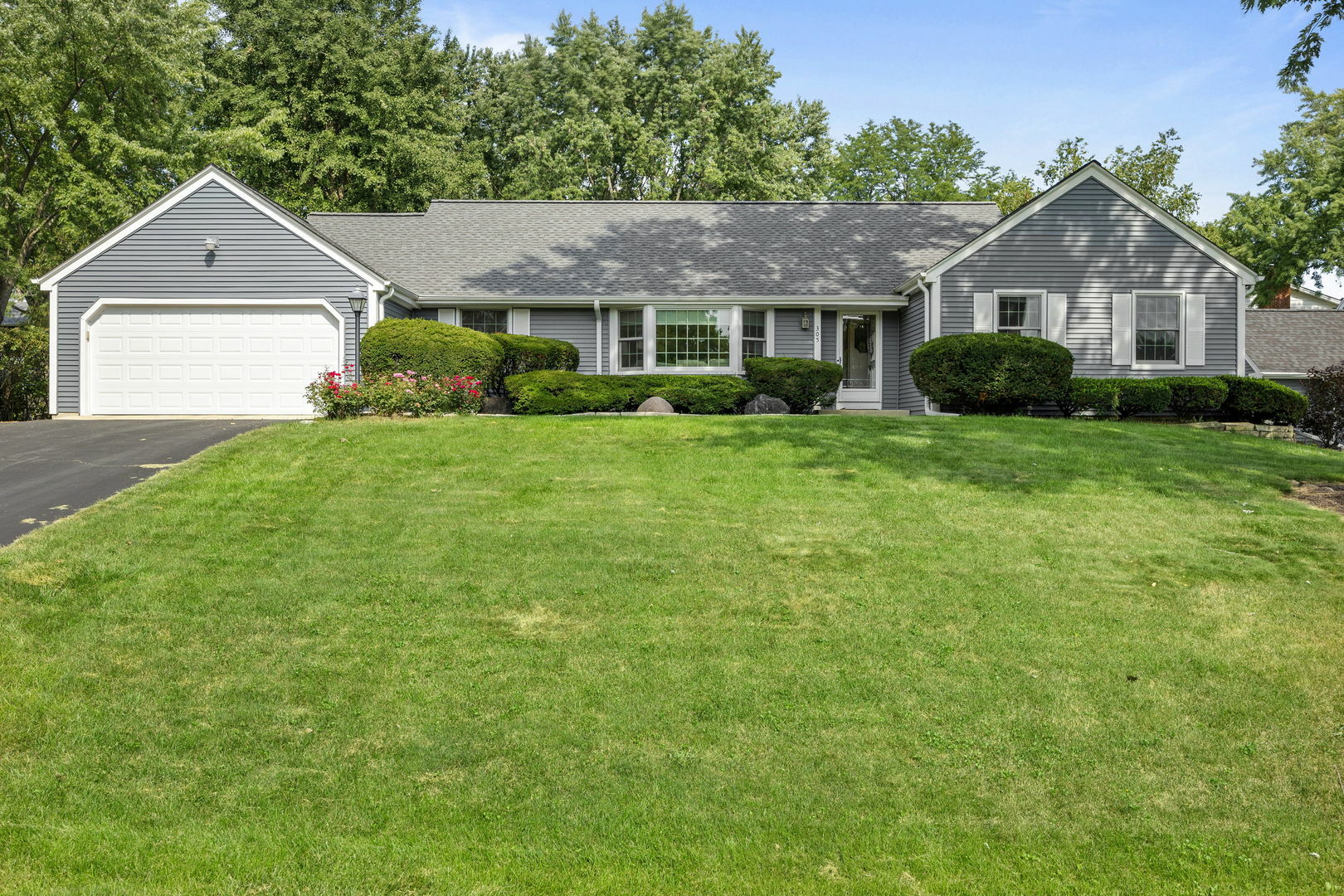 Property Photo: 0N305 Robbins Street IL 60190