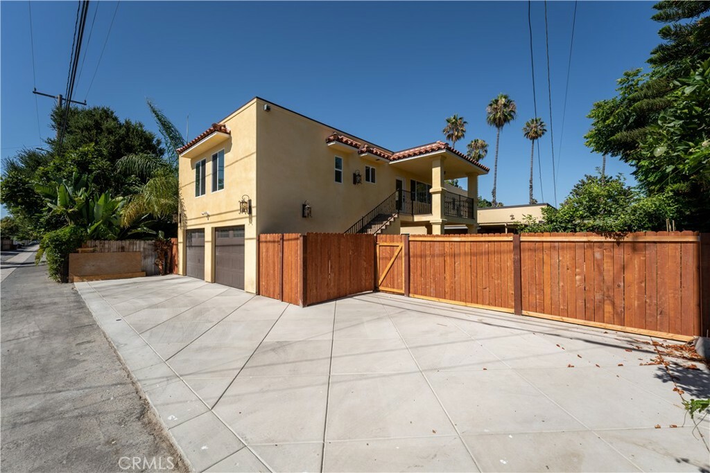 Property Photo:  711 N Clementine Street B  CA 92805 