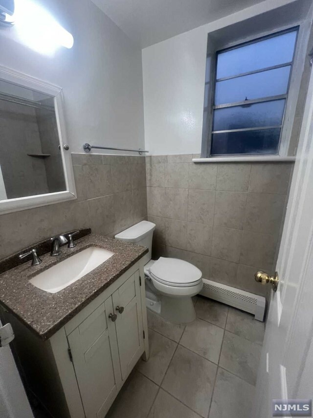 Property Photo:  310 Spring Avenue 1D  NJ 07450 