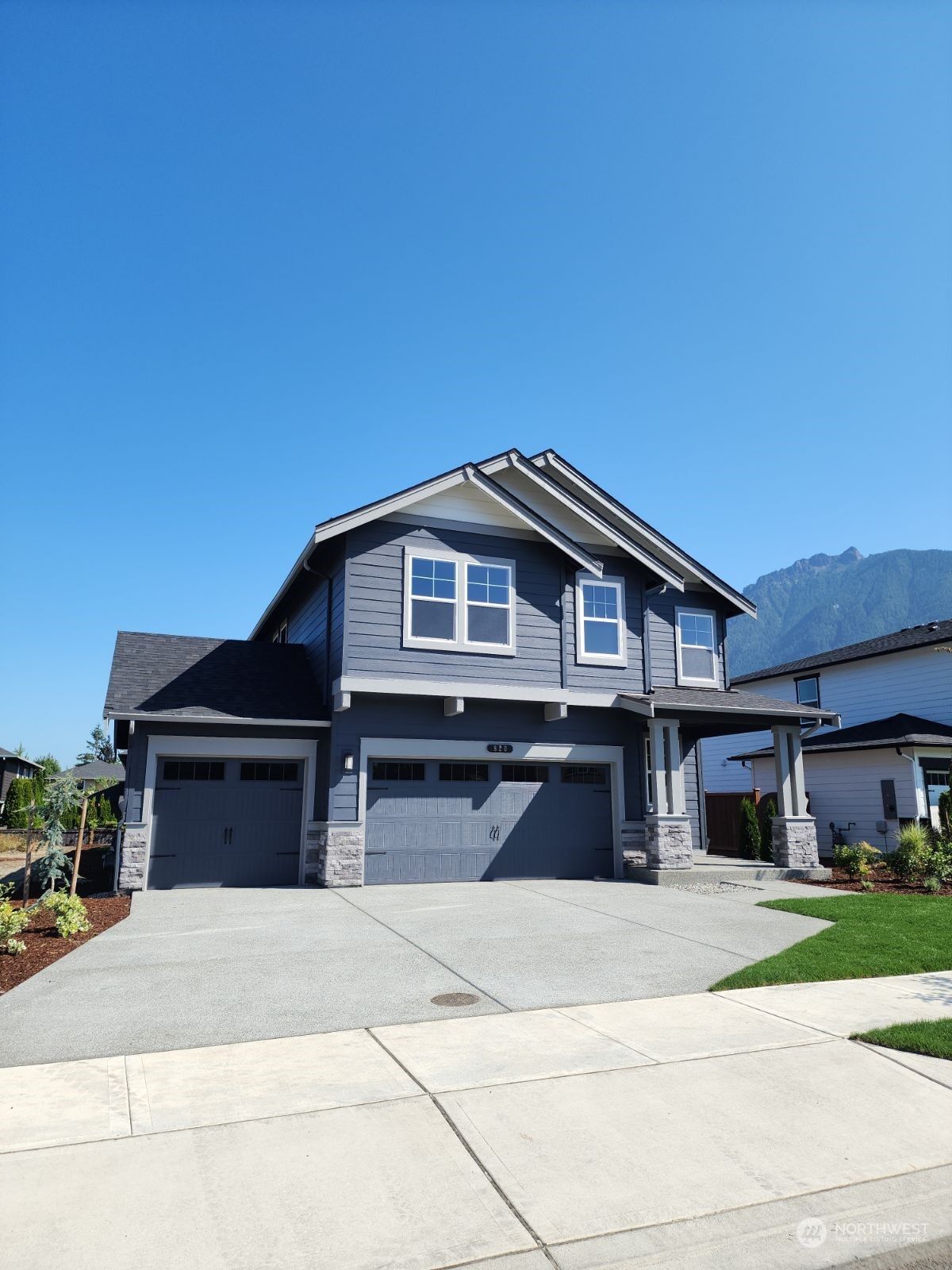 Property Photo:  820 SE 11th Place Lot 3  WA 98045 