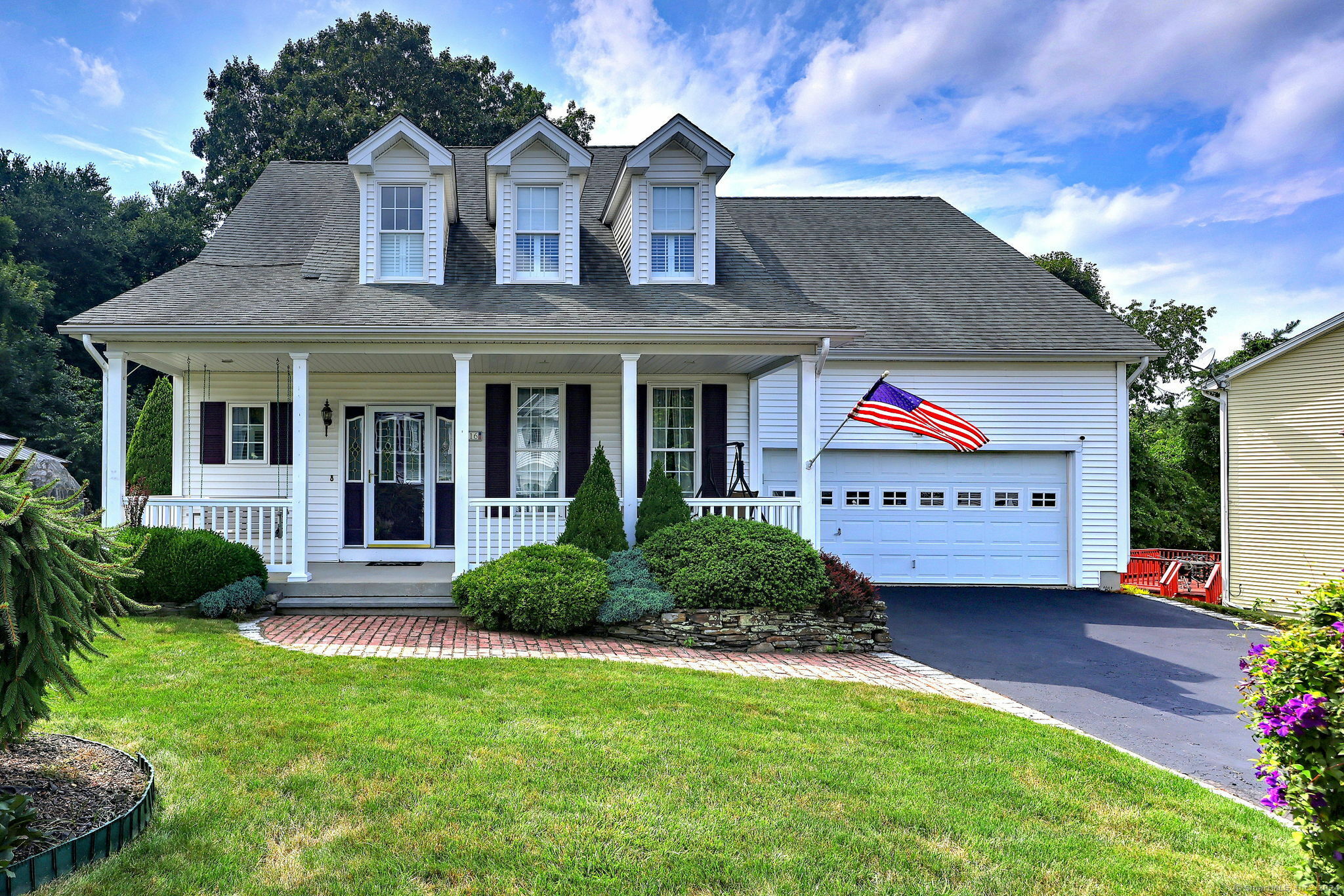 Property Photo: 16 Larovera Terrace CT 06401