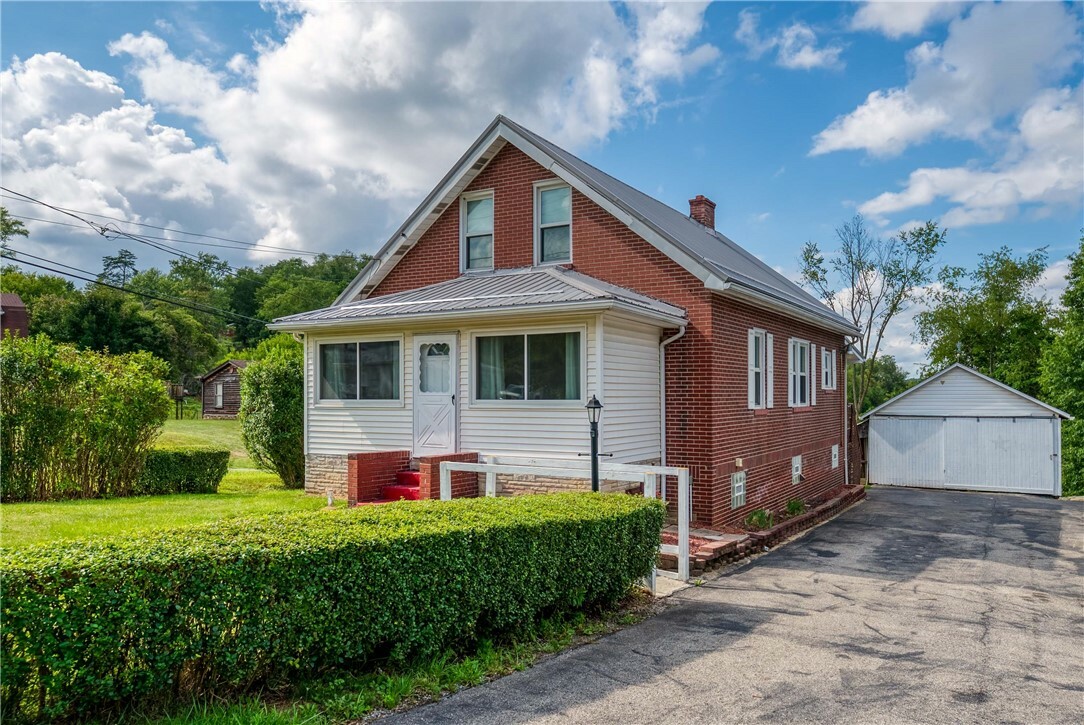 Property Photo:  3400 Green Garden Road  PA 15001 