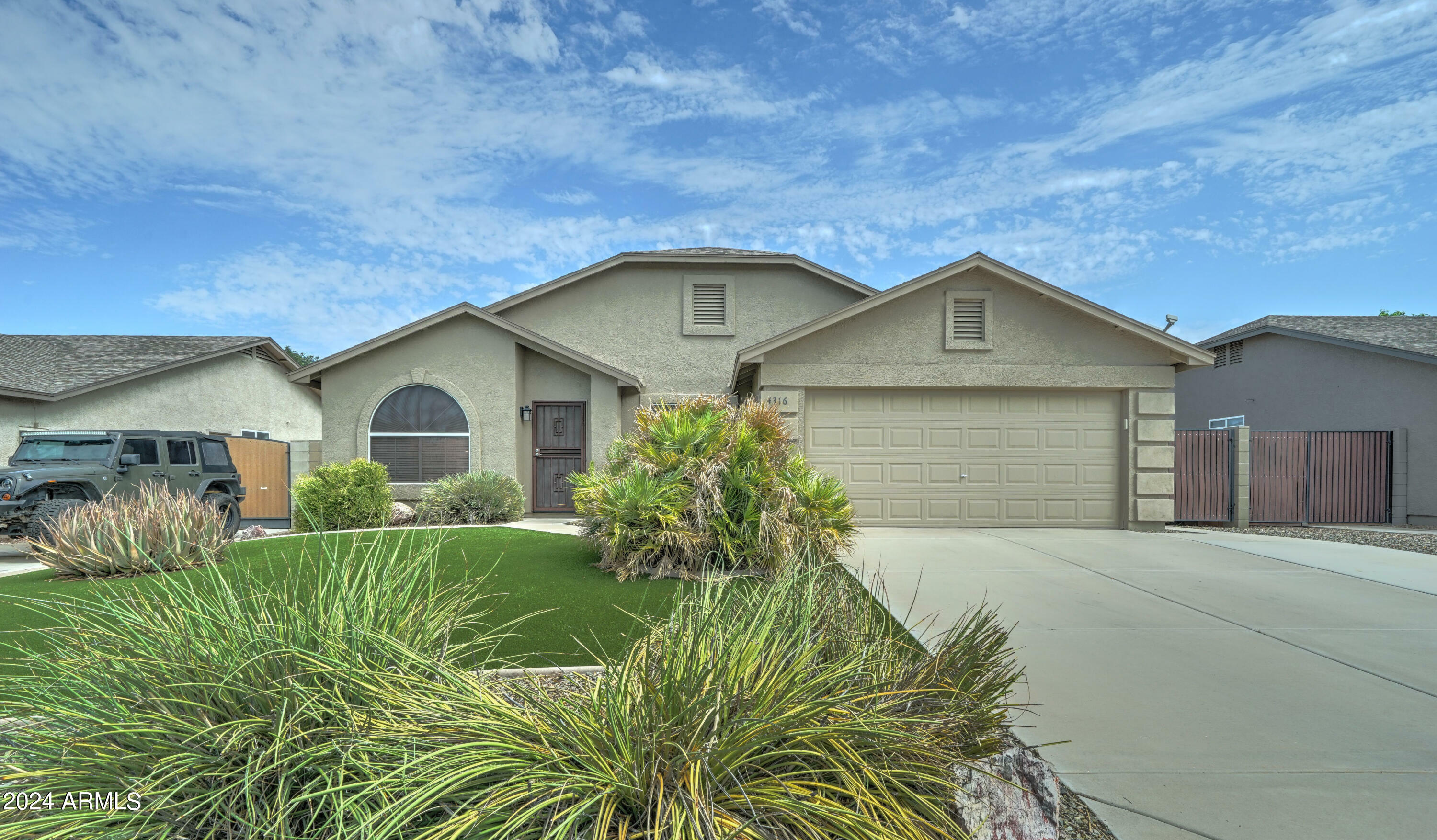 Property Photo:  4316 E Meadow Lark Way  AZ 85140 