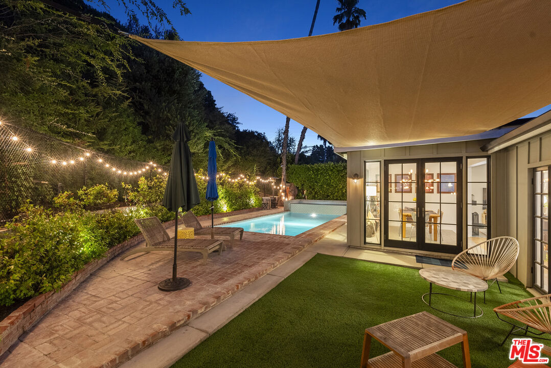 Property Photo:  8153   Amor Rd  CA 90046 