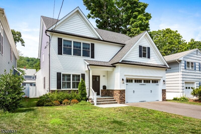 Property Photo: 323 Park View Dr NJ 07076