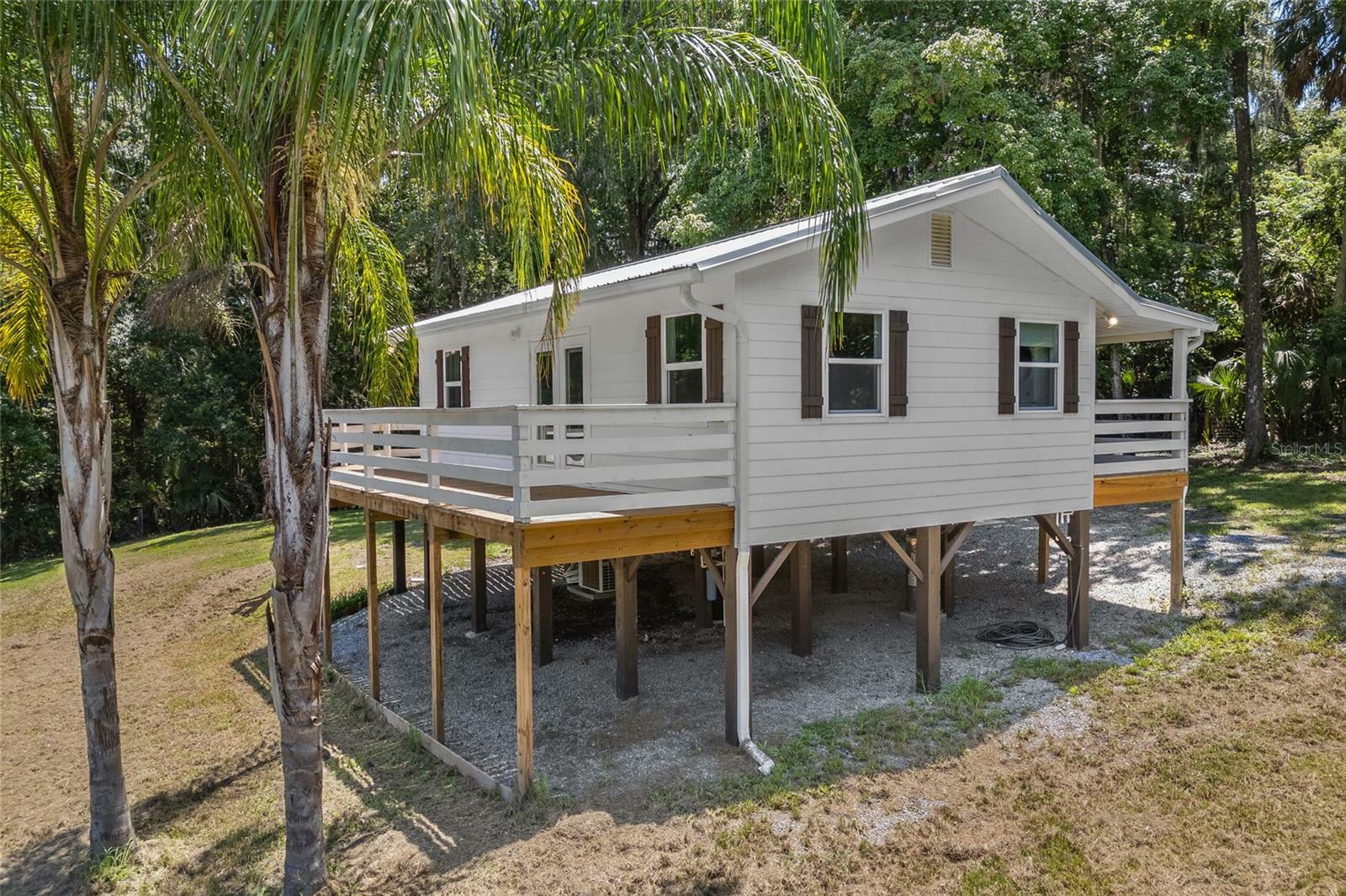 Property Photo:  7005 SE 169th Avenue  FL 32667 