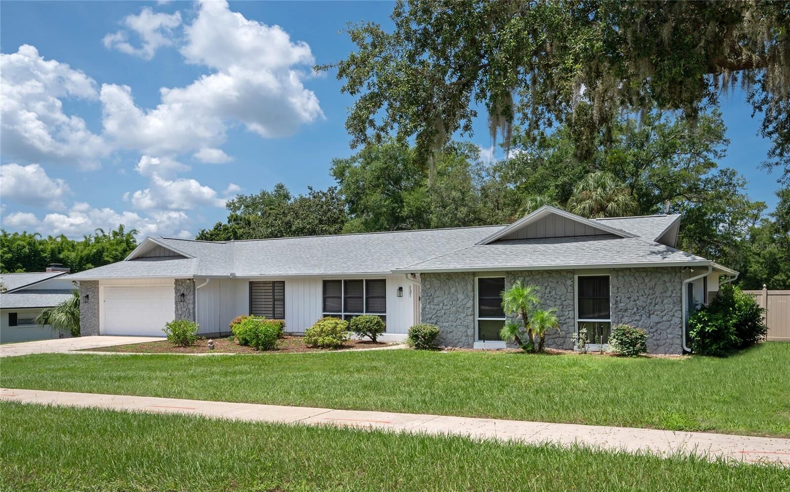 Property Photo: 131 Tarrytown Trail FL 32750