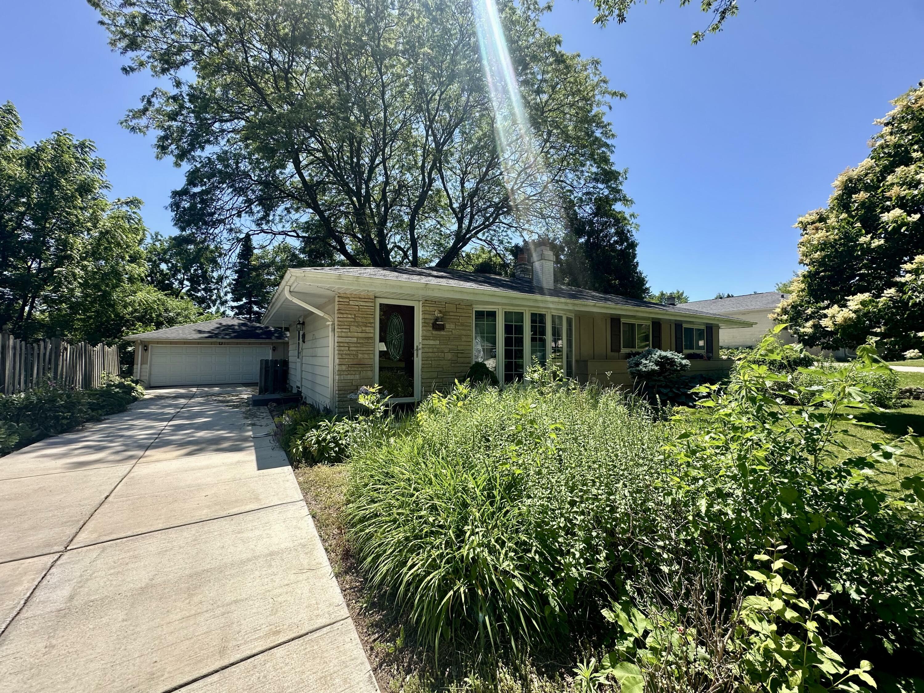 Property Photo:  4009 W Hemlock St  WI 53209 