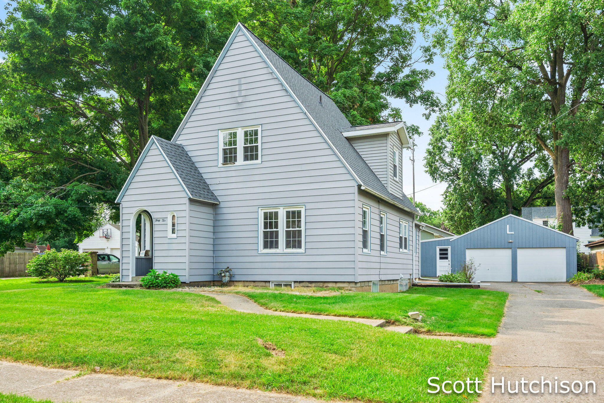 Property Photo:  42 Canterbury Street SW  MI 49548 