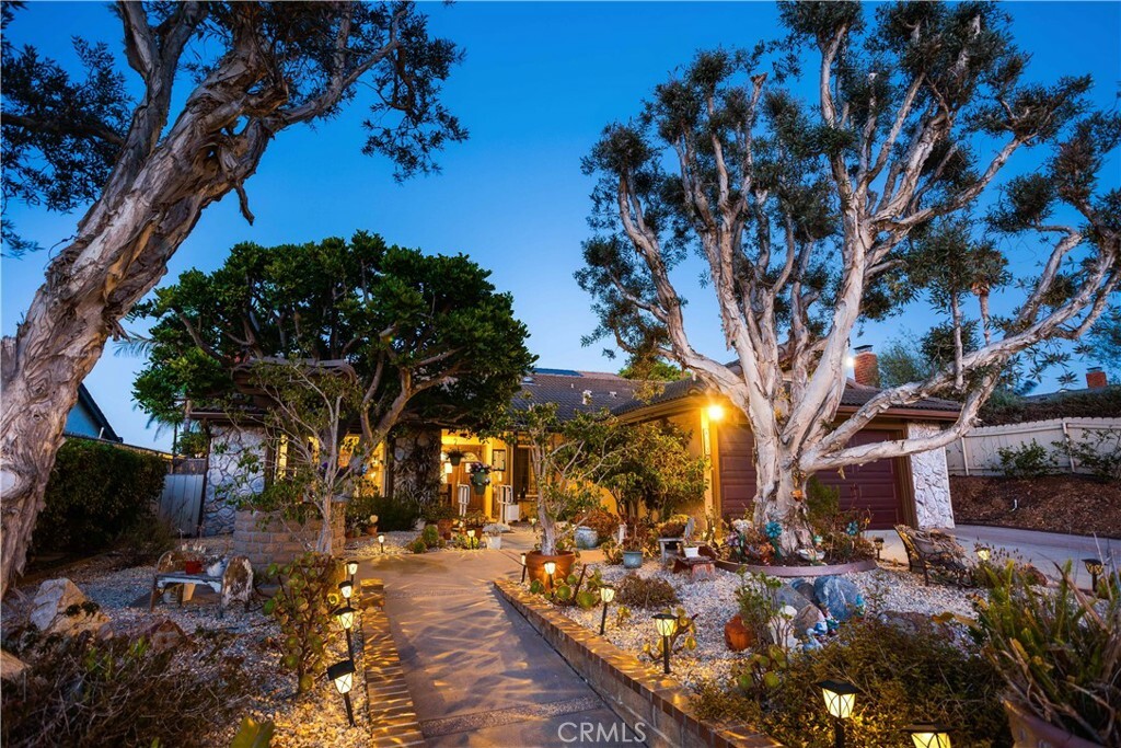 Property Photo:  803 Hollyridge Drive  CA 92024 