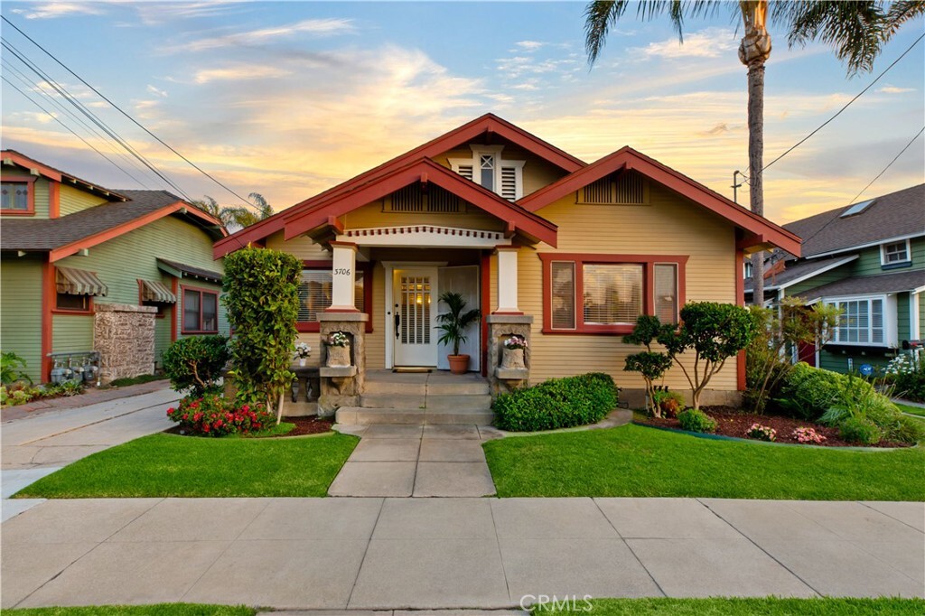 Property Photo: 3706 E Vermont Street CA 90814