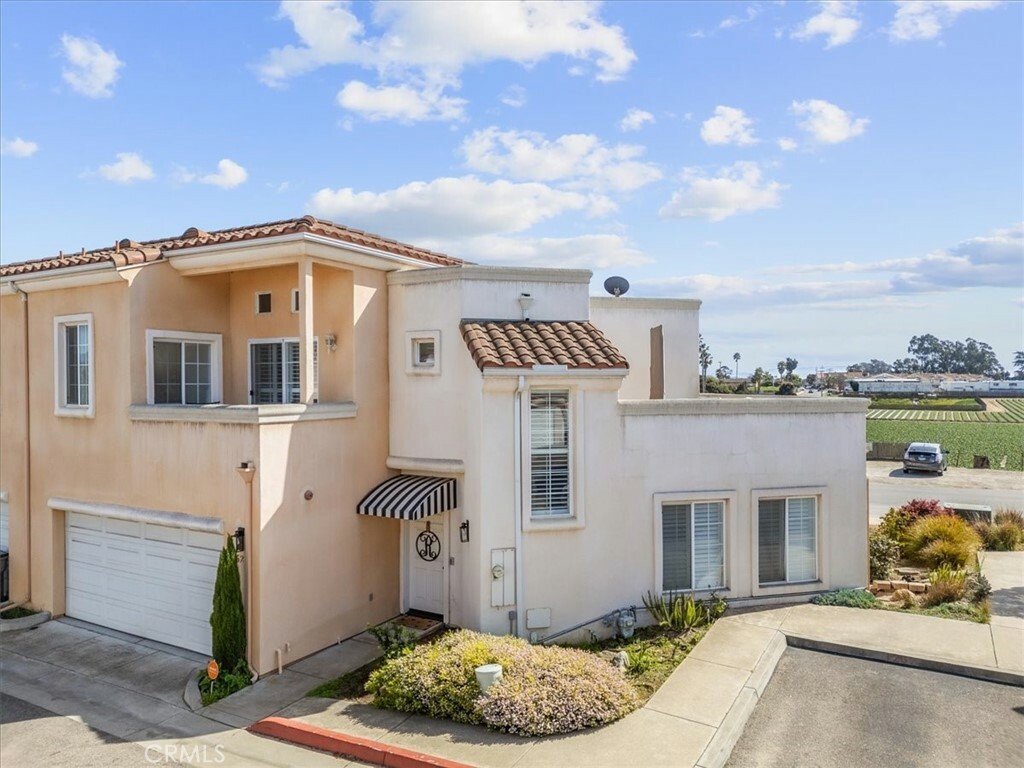 Property Photo:  1262 Aberdeen Court  CA 93433 